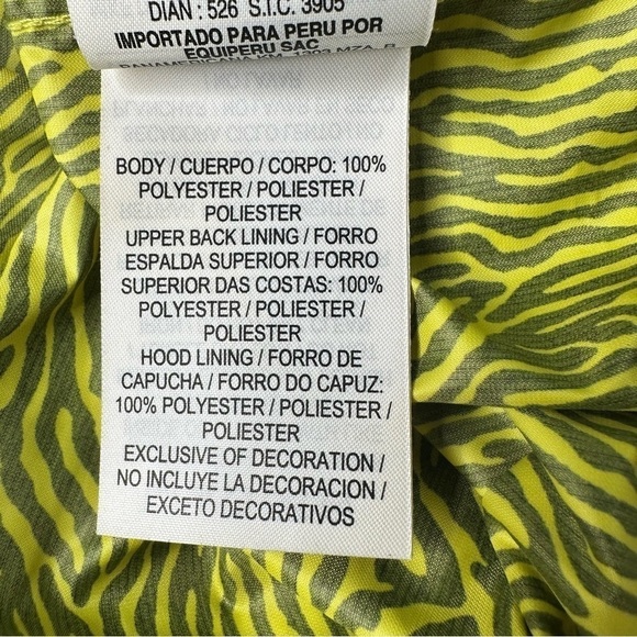 Nike Foldaway Light Running Safari Print
Jacket. Size Medium - Picture 10 of 12